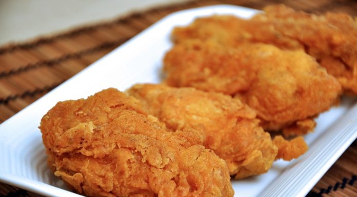 Pollo KFC o al estilo kentucky
